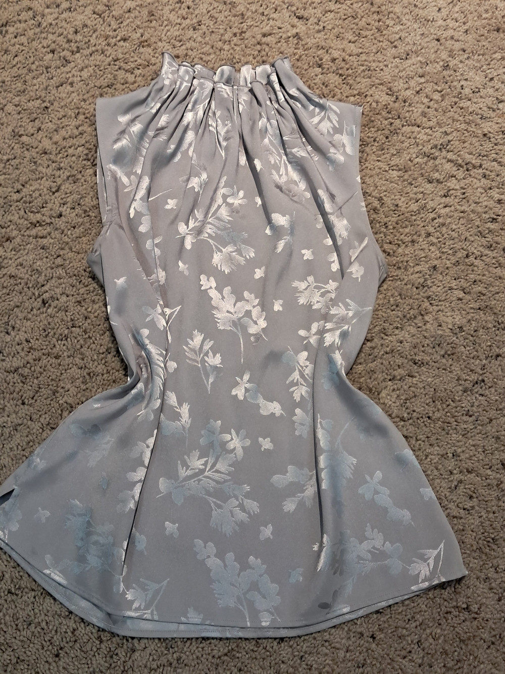 Ann Taylor Factory Light Gray Floral Mock Neck Sleeveless Blouse